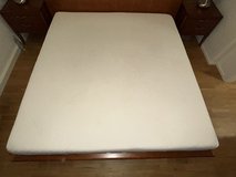 Tempur-Pedic King Size Mattress w/bed in Stuttgart, GE