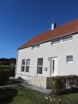 TRIPPSTADT - spacious modern house, 4BR, 2BA, beautiful fenced garden in Ramstein, Germany
