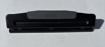 Swingline 3 Hole Punch in Byron, Georgia