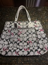 COACH Poppy Signature Hearts Glam Grey/ Black Canvas Large Tote Bag. in Oswego, Illinois