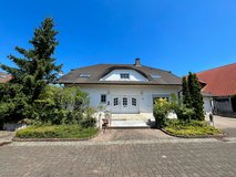 [ID: 1944] Ramstein - Mansion, 6 bedr., 2,5 bathr., garage, yard in Ramstein, Germany