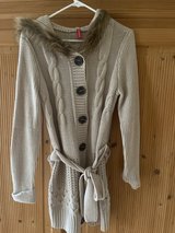 Long sweater with a hoodie in Ramstein, Germany