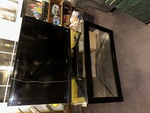 Tv with glass stand in Alamogordo, New Mexico