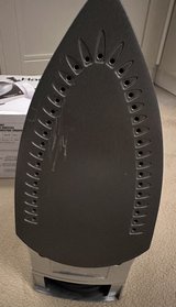 Hamilton beach Iron with retractable cord in Wiesbaden, GE