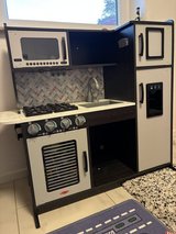 Kids Play Kitchen in Baumholder, GE