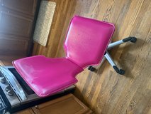 Office chair PINK in Oswego, Illinois