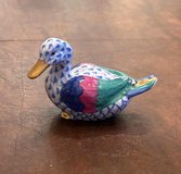 Herend Fishnet Blue Duck Figurine - Hand Painted Porcelain - Excellent Condition in Plainfield, Illinois