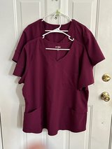 XXL Scrub Tops x4 in Oswego, Illinois