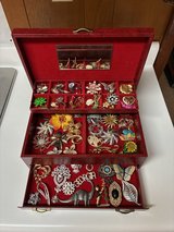 Brooch collection 58pc in Byron, Georgia