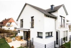 250 m² Spacious Family-Friendly Home with Terrace, Separate Apartment & Premium Features! Close ... in Stuttgart, GE