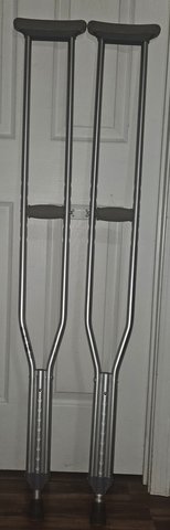 Aluminum Walking Crutches with Underarm Pad and Handgrip, Adult, 1 Pair in Camp Lejeune, North Carolina