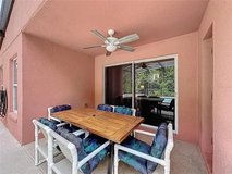 outdoor table and chairs in Brockton, Massachusetts