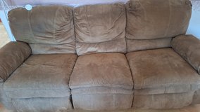 3 Seater couch with 2 sides recliner in Grafenwoehr, GE