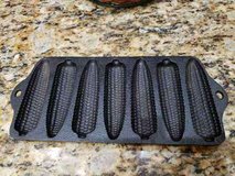 Cast Iron Cornbread Mold 7 Sticks Unbranded Vintage in Perry, Georgia