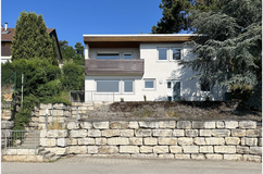 Single-Family House, Great Amenities in Stuttgart, GE