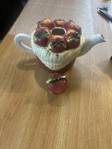 Apple Teapot in Fort Campbell, Kentucky
