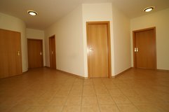 Spacious & light 6(+)Bed/3Bath-Apartment – >2.870sqft + beside rooms, lawn & patio in Spangdahlem, Germany