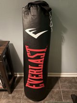 Everlast Heavy Punching Bag - Brand New in Aurora, Illinois