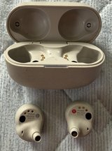 Sony WF-1000XM4 Earphones w/ NEW Set of Ear tips in Okinawa, Japan