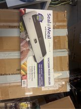 VACUUM FOOD SEALER in Kingwood, Texas
