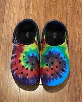 New Classic Lined Tie Dye Crocs Sz 7M/9W in Fairfield, California