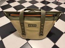 Yeti Hopper Two 30 Soft Shell Cooler in Wiesbaden, GE