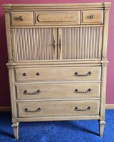 Vintage Solid Wood 6 drawer Dresser 38"W x 52"H -*PU by pm 12/4 in Joliet, Illinois