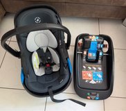 Maxi Cosi Coral XP infant carseat with base in Stuttgart, GE