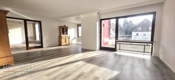 FAMILY- FRIENDLY! Spacious 6.5 Room Apartment (1.722ft²) with Large Balcony – Semi-Furnished in Stuttgart, GE