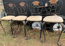 4 Chairs in Fort Campbell, Kentucky