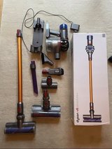 Dyson V8 Absolut in great condition in Stuttgart, GE