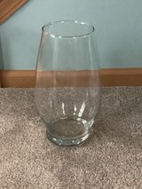 Glass vase- Like New Only Used Once in Chicago, Illinois