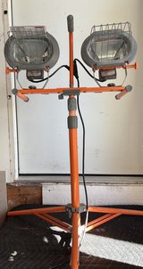 HDX / Home Depot Brand 1200w Halogen Work Lamp with extra bulbs in Alamogordo, New Mexico