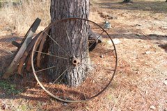 2 METAL WAGON WHEEL 42" in Leesville, Louisiana