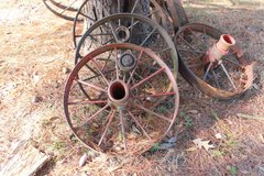 METAL 28" WAGON WHEEL in Leesville, Louisiana