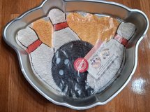 Wilton Cake Pan - Bowling in Tomball, Texas