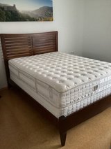 US Queen Size Boxspring Bed in Ramstein, Germany