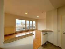 STEP-FREE PENTHOUSE! - with terrace, elevator and underground parking * 11 min to Clay Kaserne * in Wiesbaden, GE