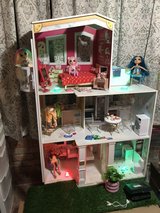 Rainbow High Doll house and dolls in Leesville, Louisiana