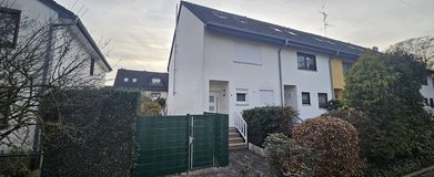 3BR Townhouse, 10mins to FRA Airport, 26mins to Clay in Wiesbaden, GE