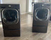 LG Washer, Electric Dryer & 2 Pedestals - Black Stainless Steel, GREAT Set in Houston, Texas