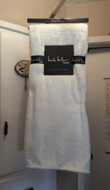 Nicole  Miller 60x70 throw in Lawton, Oklahoma