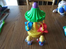 Vintage Fisher Price Little People Amusement Park Airplane Carousel Ride Toy w 2 Figures in Bolingbrook, Illinois