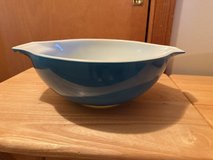 Vintage 4 QT Pyrex Mixing Bowl in Bolingbrook, Illinois