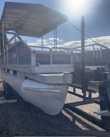20’ party barge in Alamogordo, New Mexico