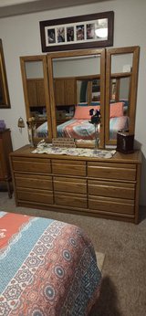 Queen Size Oak Bedroom Suite in Alamogordo, New Mexico