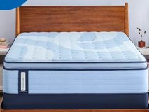 Mattress full size like new in Westmont, Illinois