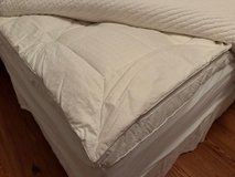 4" Feather Mattress Pad (Queen) in Wiesbaden, GE
