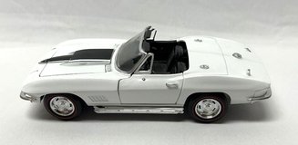 ERTL American Muscle 1967 White Corvette L88 Roadster 1/18 Scale Die Cast Car in Aurora, Illinois