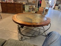 Round coffee Table in Alamogordo, New Mexico